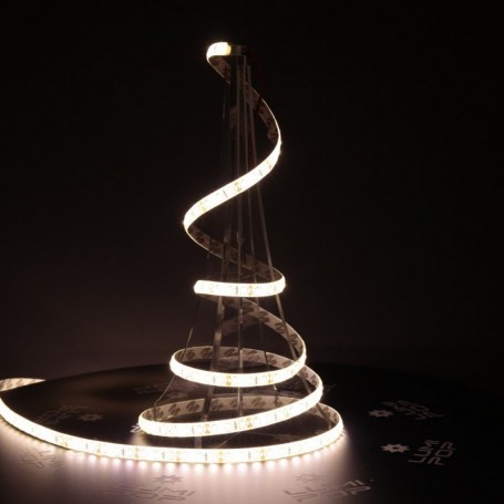 Ruban LED 12V 120LED/m blanc chaud étanche IP54 allumé