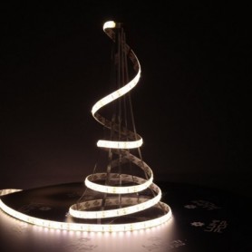 Ruban LED 12V 120LED/m blanc chaud étanche IP54 allumé