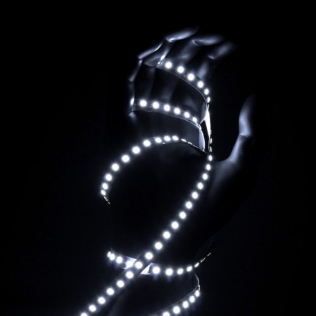 Ruban LED 12V 120LED/m blanc froid IP20 allumé