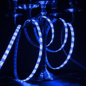 Ruban LED 12V bleu étanche IP54 allumé