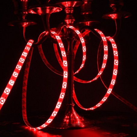 Ruban LED 12V rouge étanche IP54 allumé