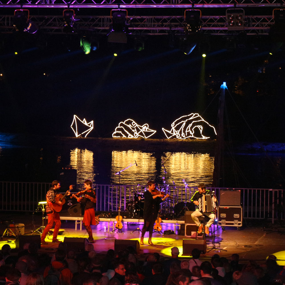 Néon LED flexible pour le Festival de Loire à Orléans