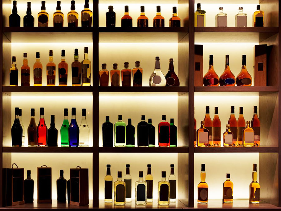 Mise en lumière de l'arrière bar avec du ruban LED